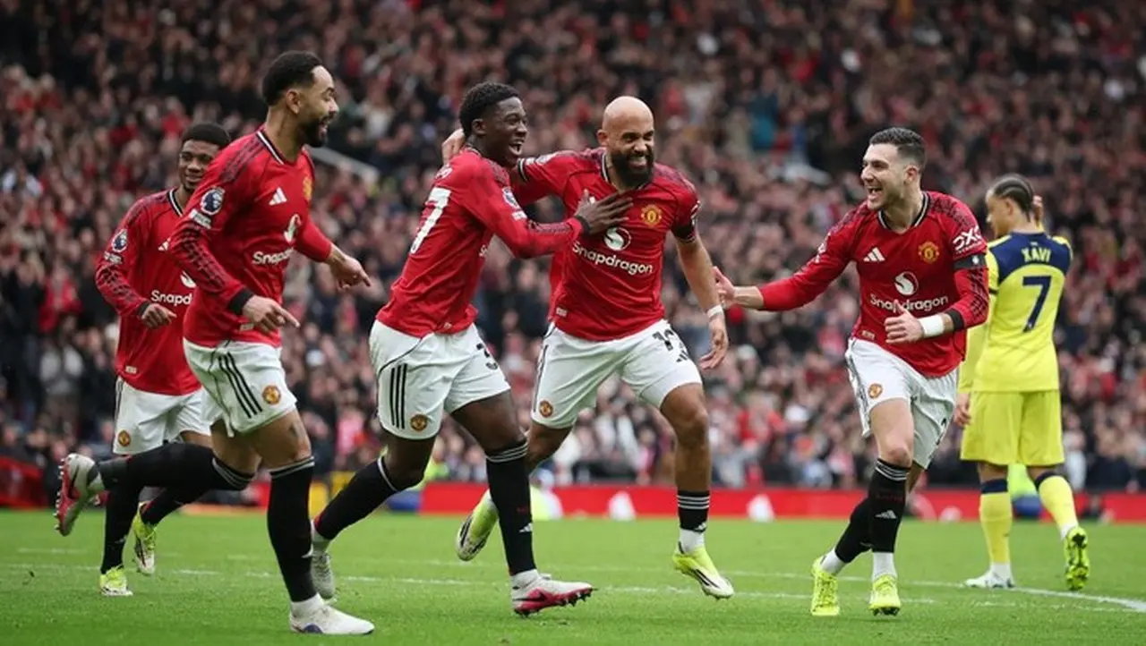 Gol Tendangan Sudut Ciamik Man United Ternyata Berkat Taktik Jonny Evans Gol Tendangan Sudut Ciamik Man United Ternyata Berkat Taktik Jonny Evans