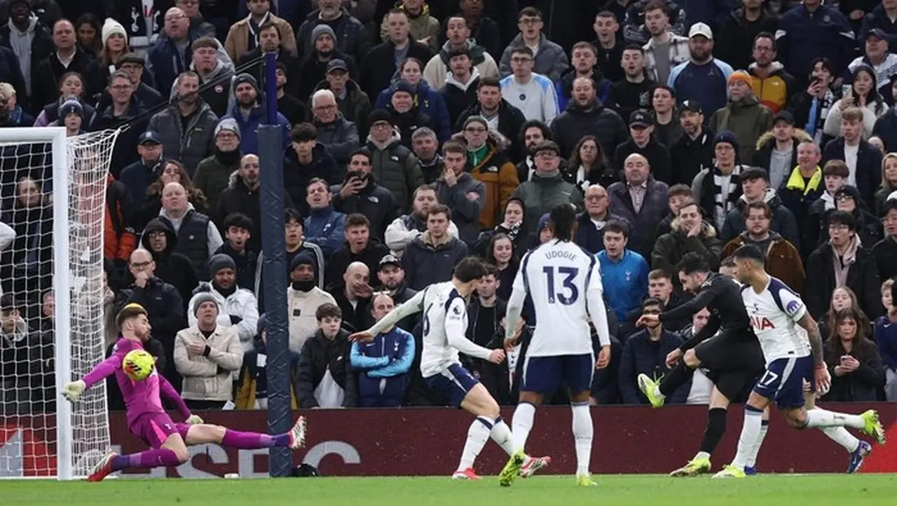 Babak Pertama Liga Inggris: Manchester City Sementara Ungguli Tottenham Hotspur 2-0 Babak Pertama Liga Inggris: Manchester City Sementara Ungguli Tottenham Hotspur 2-0