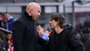Arne Slot dan Thomas Frank: Siapa Manajer Premier League yang Terdepak Lebih Dulu?