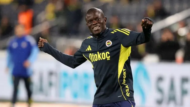 Jurnalis Arab Saudi Terbang ke Turki Demi Saksikan Debut N’Golo Kante, Ini Alasannya Jurnalis Arab Saudi Terbang ke Turki Demi Saksikan Debut N’Golo Kante, Ini Alasannya