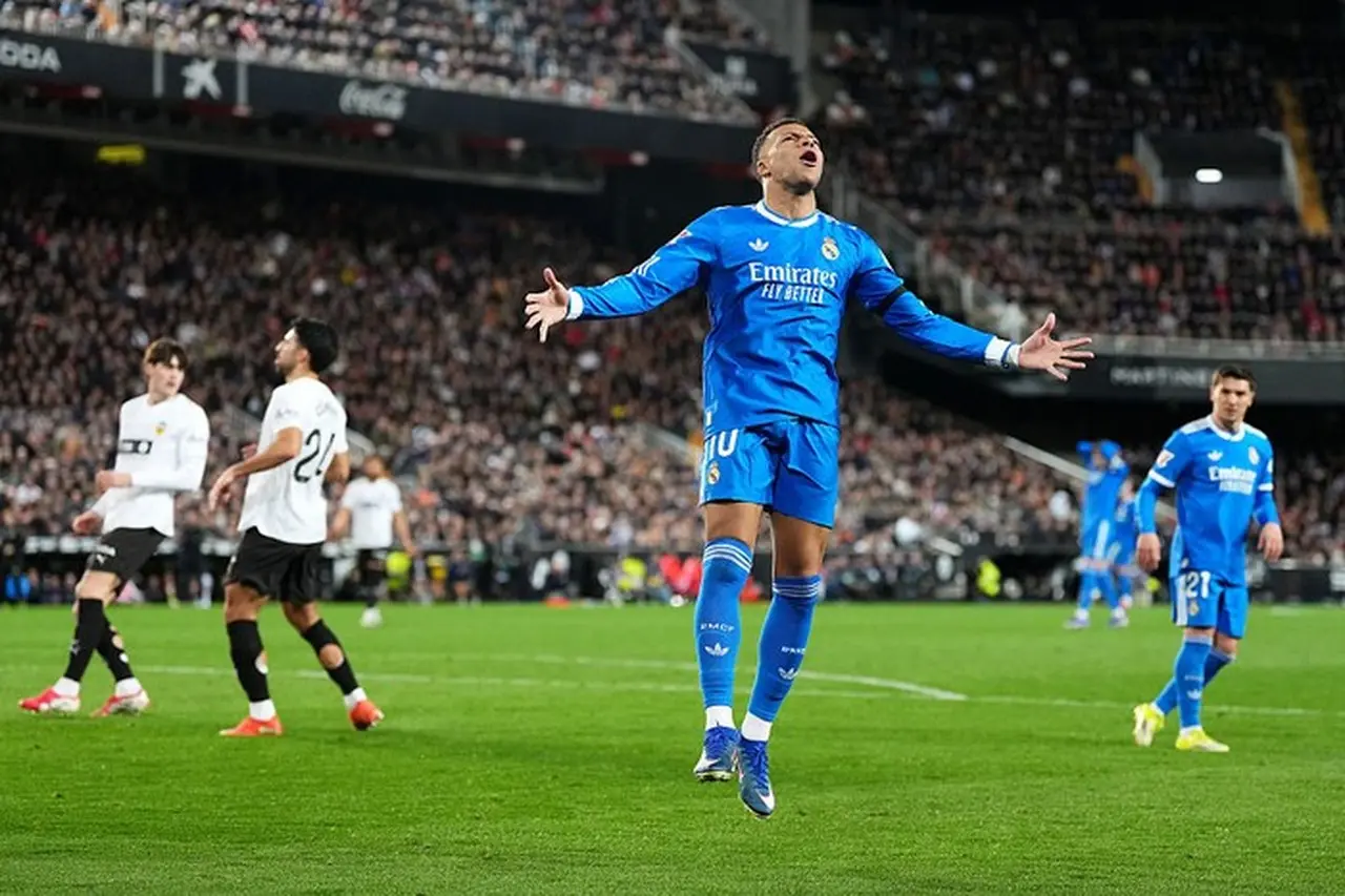 Kylian Mbappe Diduga Ejek Wasit La Liga dengan Sebutan ‘Badut’ Pasca Laga Real Madrid vs Valencia Kylian Mbappe Diduga Ejek Wasit La Liga dengan Sebutan ‘Badut’ Pasca Laga Real Madrid vs Valencia