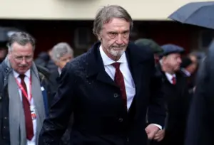 Sir Jim Ratcliffe Akui Tak Populer di MU, Fokus Benahi Keuangan Klub