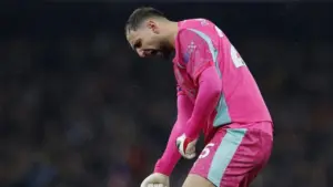David Seaman Kritik Selebrasi Gianluigi Donnarumma: ‘Jangan Lebay Saat Menyelamatkan Bola’
