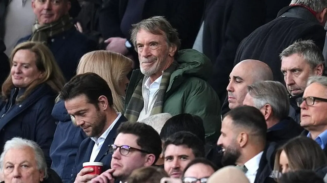 Jim Ratcliffe Minta Maaf Usai Sebut Inggris Dijajah Imigran, Picu Kecaman Publik Jim Ratcliffe Minta Maaf Usai Sebut Inggris Dijajah Imigran, Picu Kecaman Publik
