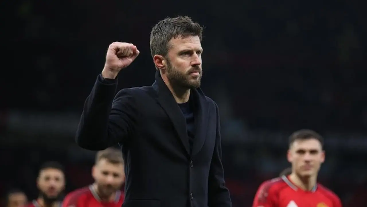 Michael Carrick Bawa Manchester United Merangsek ke Posisi 4 Klasemen Liga Inggris Michael Carrick Bawa Manchester United Merangsek ke Posisi 4 Klasemen Liga Inggris
