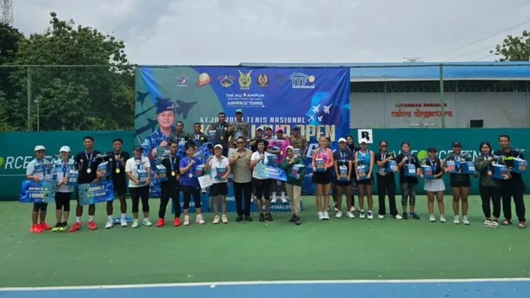 Arina Varaksina dan Tegar Abdi Juara Kejurnas Tenis Kasau Cup 2026 Arina Varaksina dan Tegar Abdi Juara Kejurnas Tenis Kasau Cup 2026