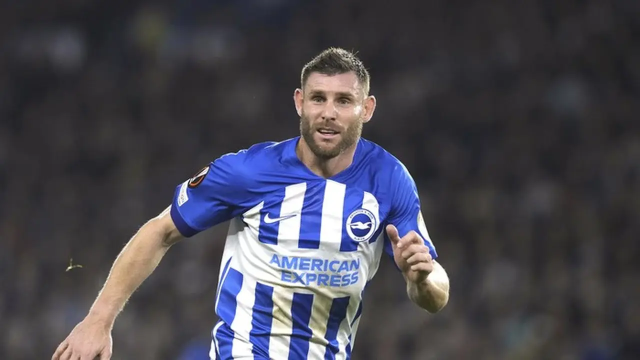 James Milner Samai Rekor 653 Laga Gareth Barry di Premier League, Tapi Menit Main Tertinggal James Milner Samai Rekor 653 Laga Gareth Barry di Premier League, Tapi Menit Main Tertinggal