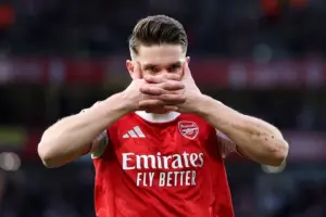 Michael Owen Ragukan Ketajaman Viktor Gyokeres di Arsenal, Sebut Bukan Jawaban Ideal