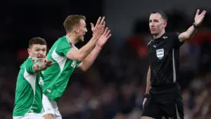 Wasit Chris Kavanagh Diistirahatkan dari Premier League Pasca Kontroversi Piala FA