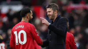 MU Bungkam Fulham 3-2: Carrick Samai Rekor Amorim, Fernandes Jadi Arsitek Ulung