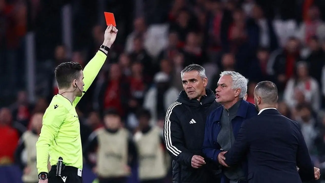 Jose Mourinho Diusir Wasit, Tuduh Real Madrid Dibantu di Liga Champions Jose Mourinho Diusir Wasit, Tuduh Real Madrid Dibantu di Liga Champions
