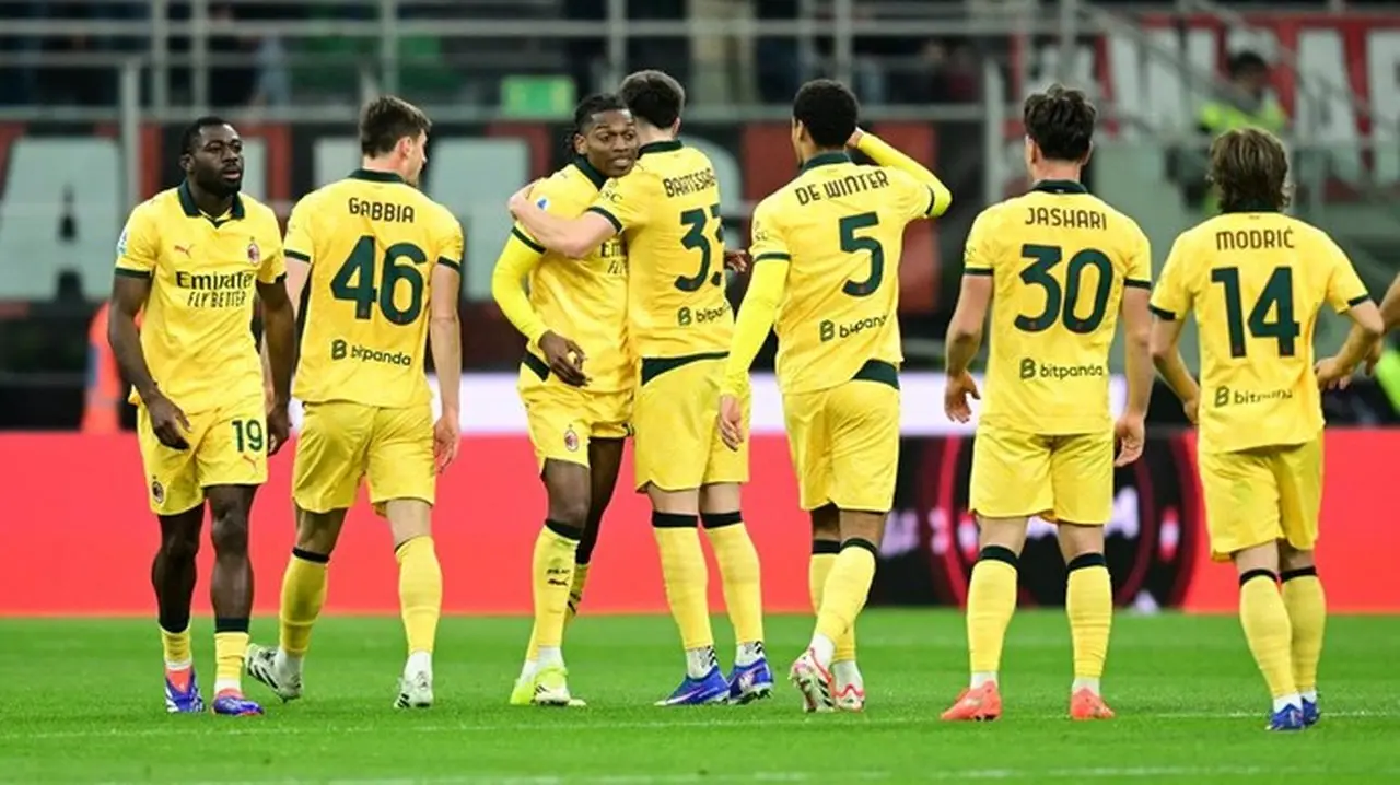 AC Milan Tertinggal 7 Poin dari Inter, Rafael Leao: Peluang Scudetto Belum Tertutup AC Milan Tertinggal 7 Poin dari Inter, Rafael Leao: Peluang Scudetto Belum Tertutup