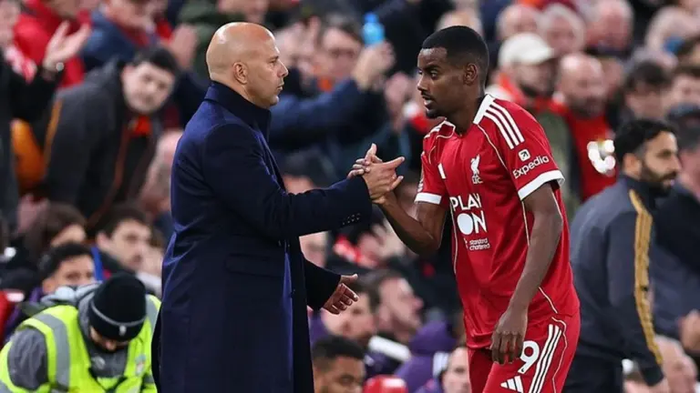 Arne Slot Kecewa Tak Bisa Maksimalkan Alexander Isak, Optimistis Musim Depan Arne Slot Kecewa Tak Bisa Maksimalkan Alexander Isak, Optimistis Musim Depan