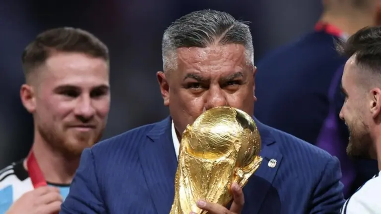 Presiden AFA Claudio Tapia Dicekal ke Luar Negeri Akibat Kasus Penggelapan Pajak Presiden AFA Claudio Tapia Dicekal ke Luar Negeri Akibat Kasus Penggelapan Pajak